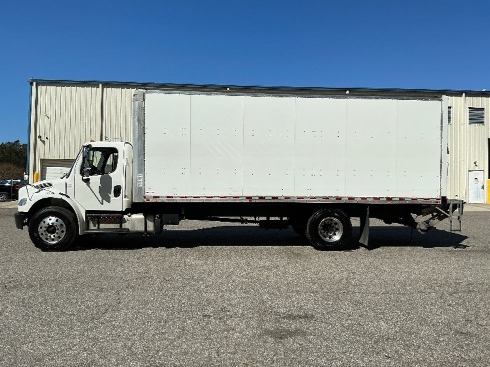 Medium Duty Box Truck-Light and Medium Duty Trucks-Freightliner-2019-M2-Harrisonburg-VA-224,202\n\t\tmiles-$ 45,500 - Image 4