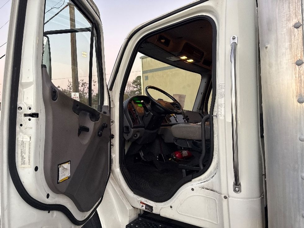 Medium Duty Box Truck-Light and Medium Duty Trucks-Freightliner-2019-M2-Homewood-AL-56,538\n\t\tmiles-$ 57,250 - Image 16