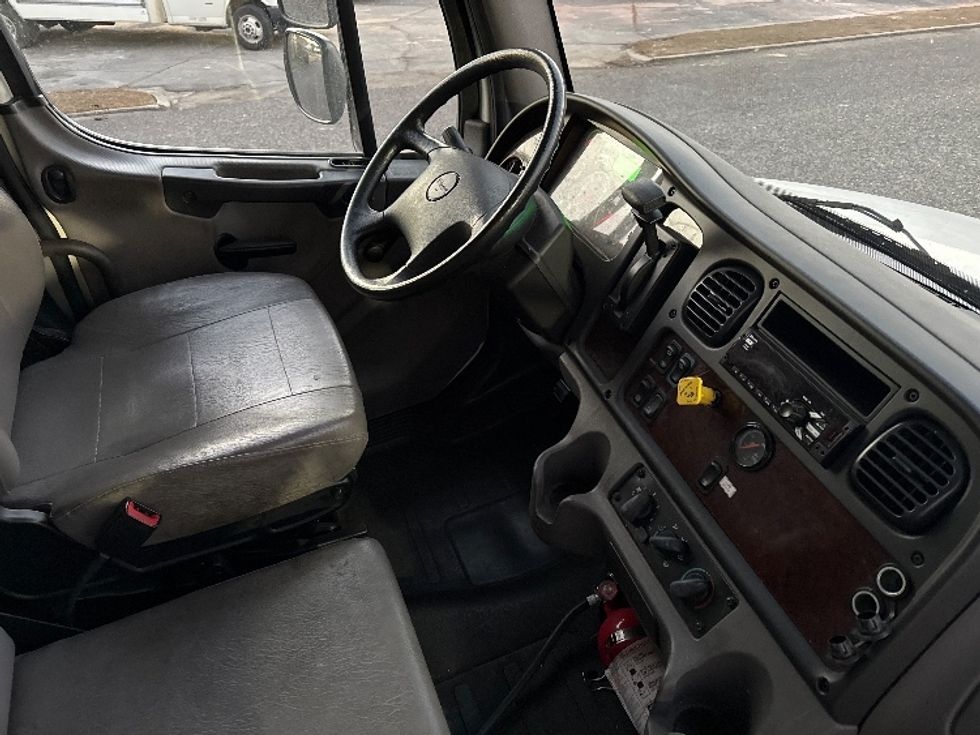 Medium Duty Box Truck-Light and Medium Duty Trucks-Freightliner-2019-M2-Homewood-AL-56,538\n\t\tmiles-$ 57,250 - Image 22