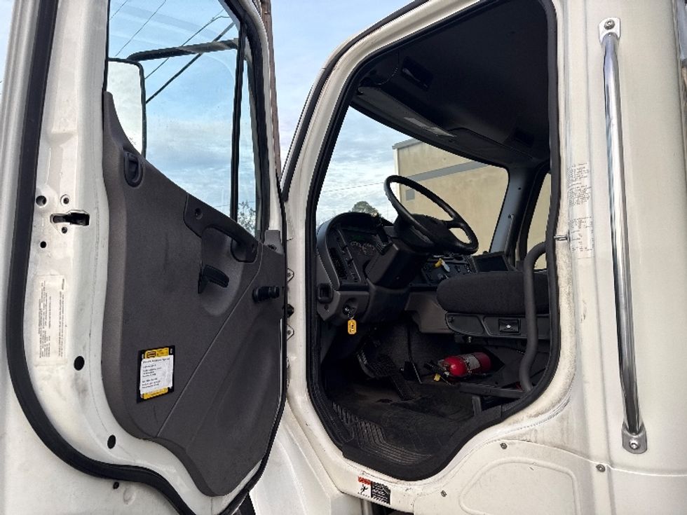 Medium Duty Box Truck-Light and Medium Duty Trucks-Freightliner-2019-M2-Homewood-AL-63,450\n\t\tmiles-$ 61,500 - Image 16