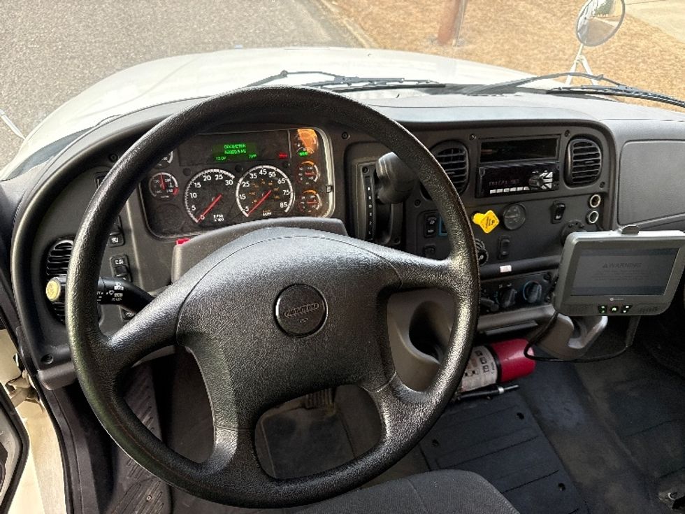 Medium Duty Box Truck-Light and Medium Duty Trucks-Freightliner-2019-M2-Homewood-AL-63,450\n\t\tmiles-$ 61,500 - Image 18