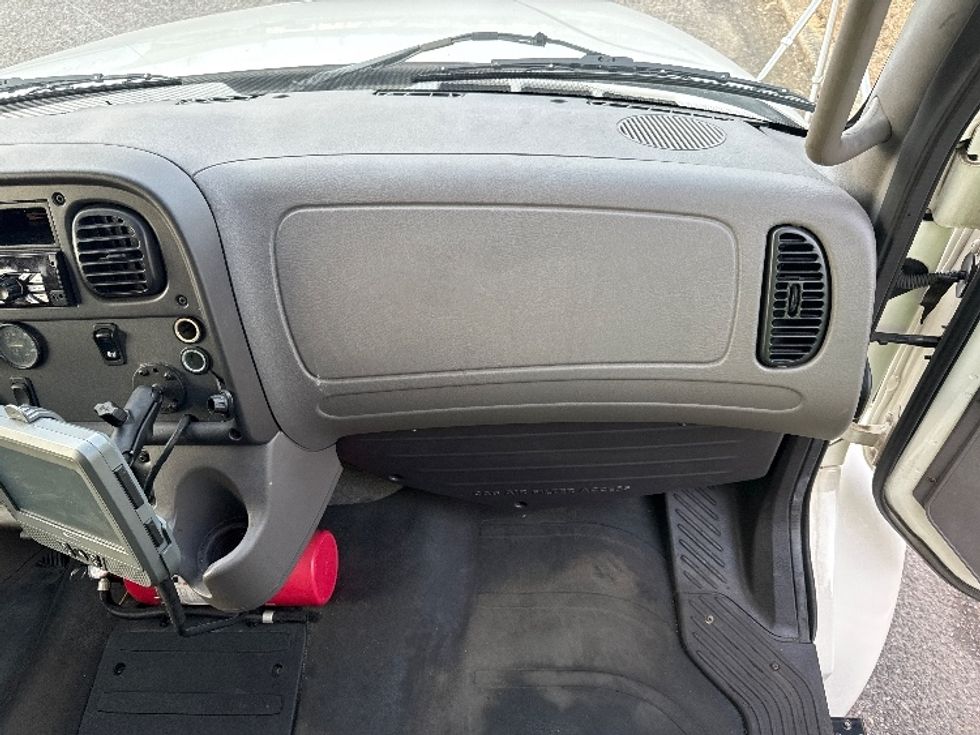 Medium Duty Box Truck-Light and Medium Duty Trucks-Freightliner-2019-M2-Homewood-AL-63,450\n\t\tmiles-$ 61,500 - Image 21