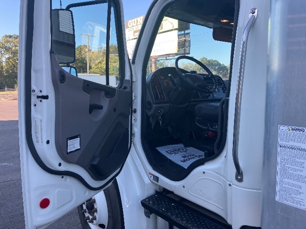 Medium Duty Box Truck-Light and Medium Duty Trucks-Freightliner-2019-M2-Hot Springs-AR-115,979\n\t\tmiles-$ 55,750 - Image 16