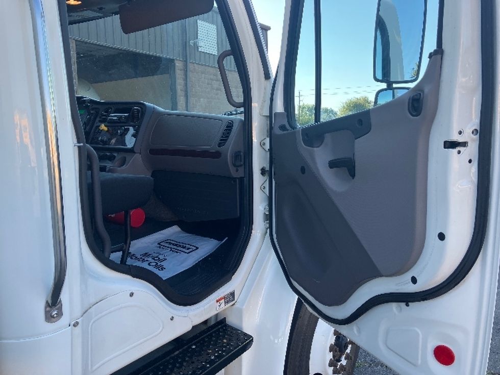 Medium Duty Box Truck-Light and Medium Duty Trucks-Freightliner-2019-M2-Hot Springs-AR-115,979\n\t\tmiles-$ 55,750 - Image 20