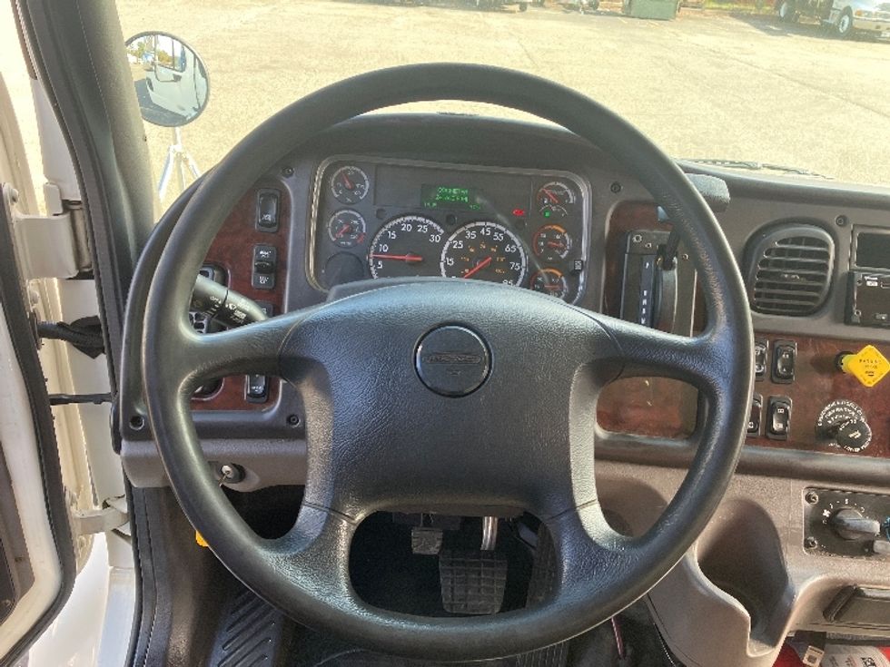 Medium Duty Box Truck-Light and Medium Duty Trucks-Freightliner-2019-M2-Hot Springs-AR-245,643\n\t\tmiles-$ 37,000 - Image 18