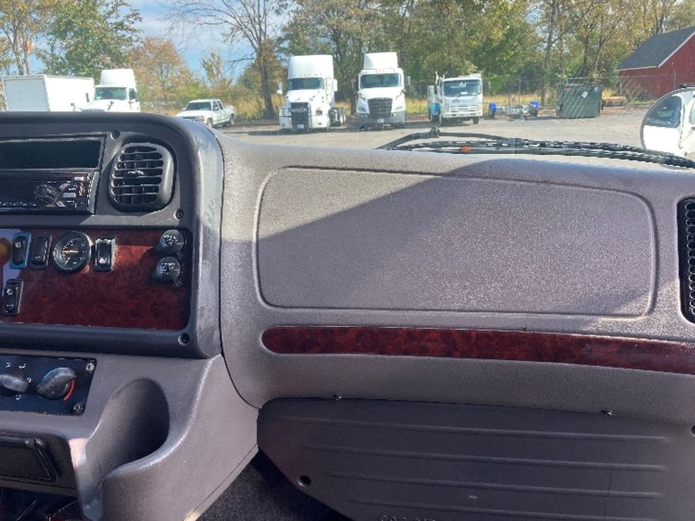 Medium Duty Box Truck-Light and Medium Duty Trucks-Freightliner-2019-M2-Hot Springs-AR-245,643\n\t\tmiles-$ 37,000 - Image 21