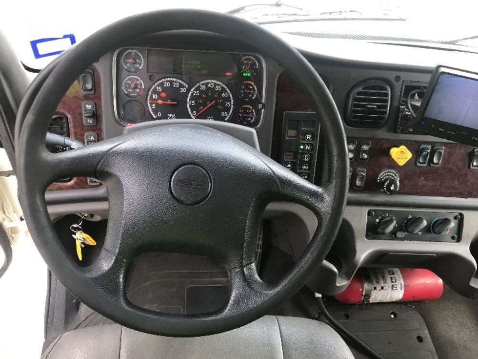 Medium Duty Box Truck-Light and Medium Duty Trucks-Freightliner-2019-M2-Houston-TX-176,315\n\t\tmiles-$ 39,750 - Image 18