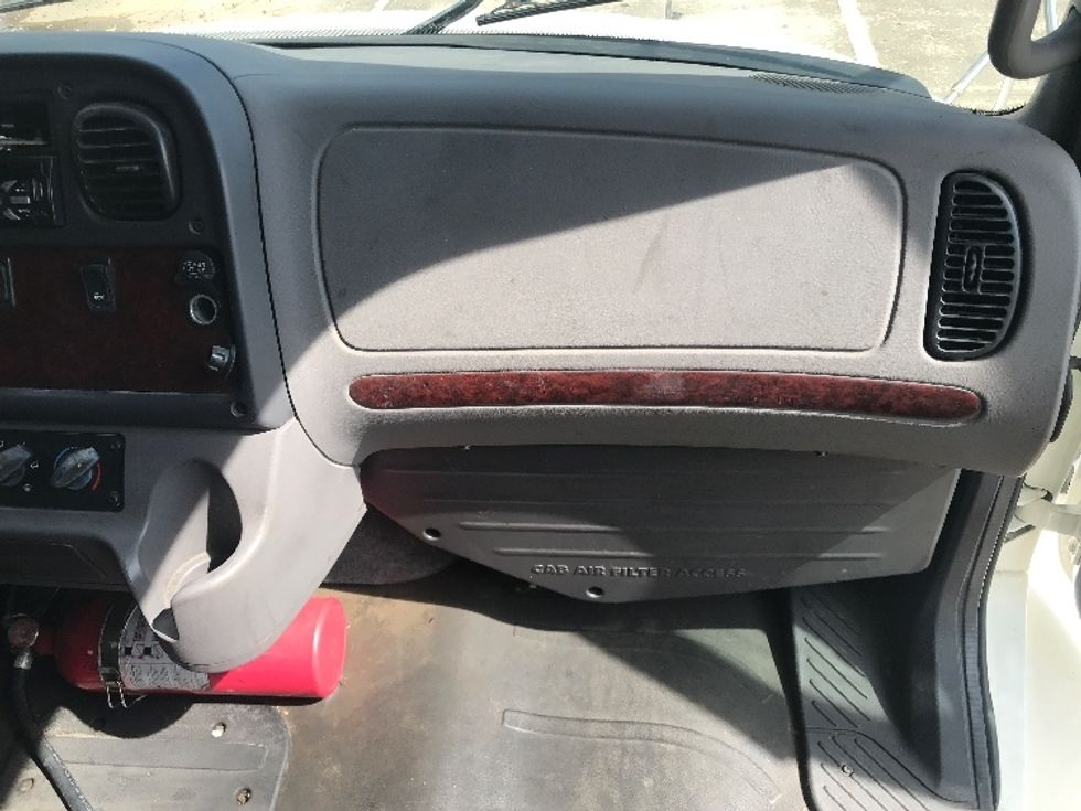 Medium Duty Box Truck-Light and Medium Duty Trucks-Freightliner-2019-M2-Houston-TX-176,315\n\t\tmiles-$ 39,750 - Image 21