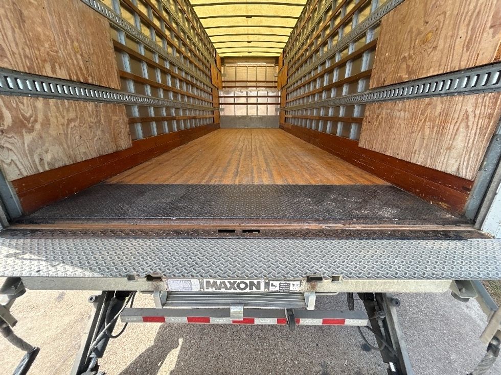 Medium Duty Box Truck-Light and Medium Duty Trucks-Freightliner-2019-M2-Houston-TX-177,728\n\t\tmiles-$ 55,250 - Image 10