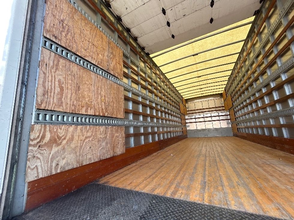 Medium Duty Box Truck-Light and Medium Duty Trucks-Freightliner-2019-M2-Houston-TX-177,728\n\t\tmiles-$ 55,250 - Image 11