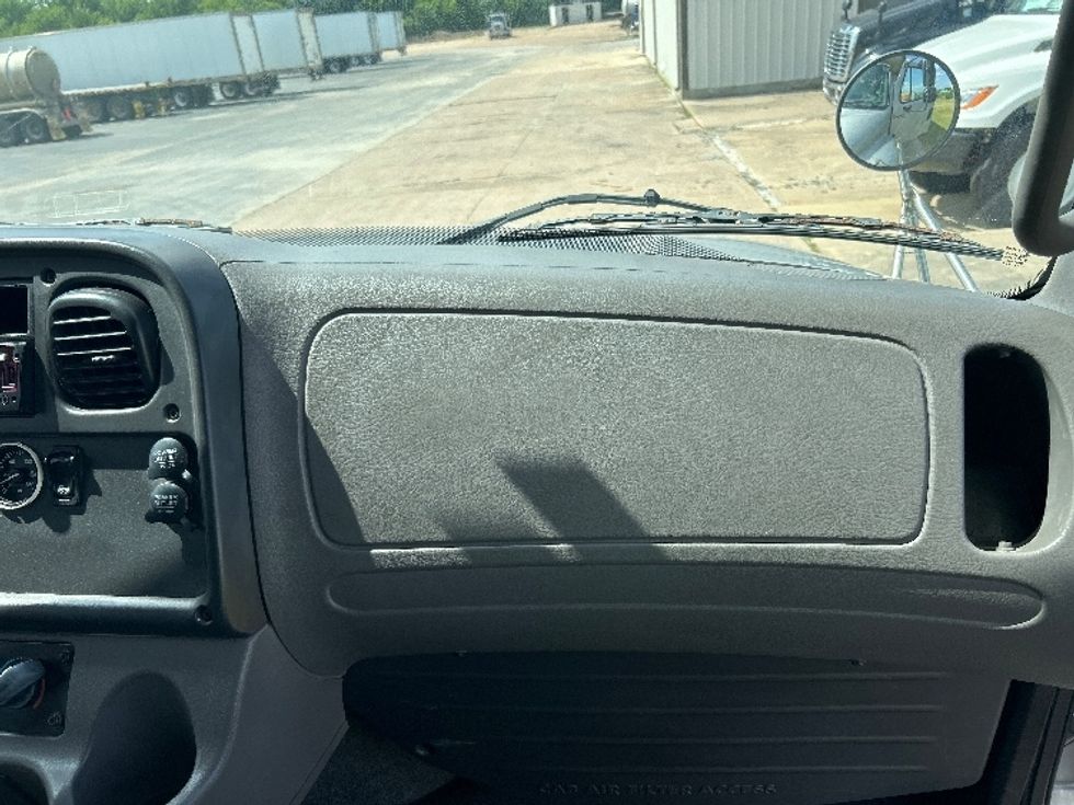Medium Duty Box Truck-Light and Medium Duty Trucks-Freightliner-2019-M2-Houston-TX-177,728\n\t\tmiles-$ 55,250 - Image 21