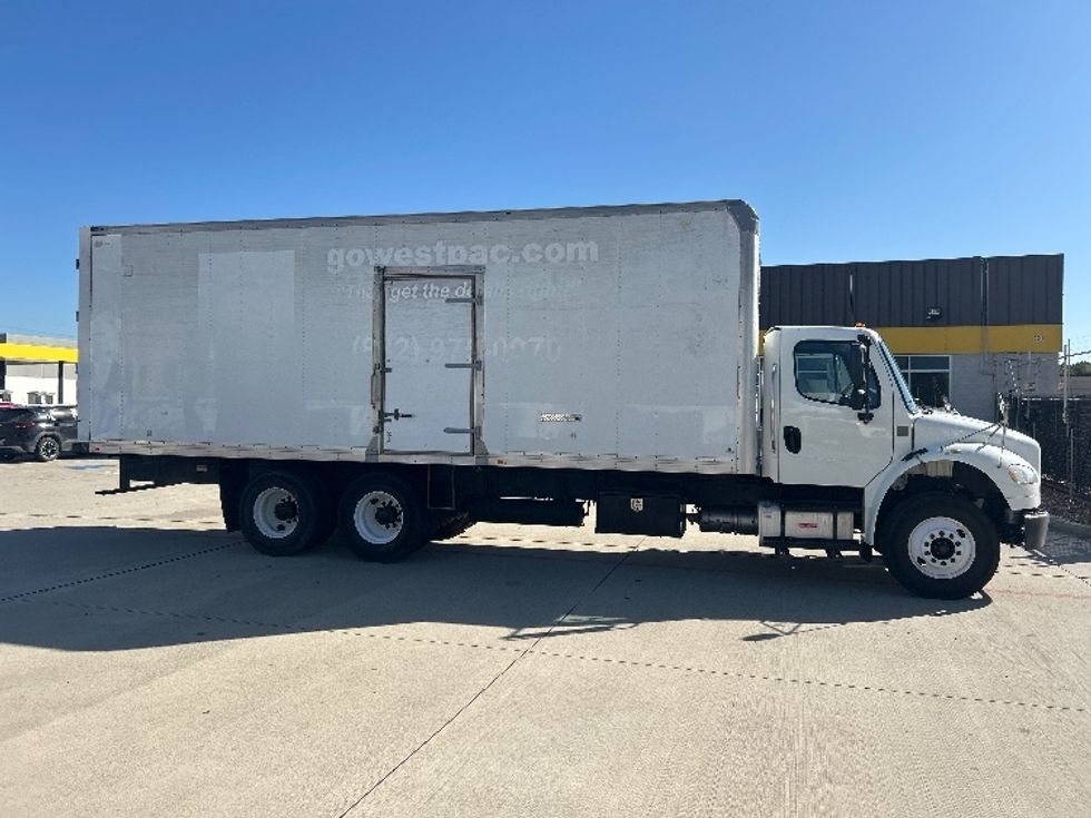Medium Duty Box Truck-Light and Medium Duty Trucks-Freightliner-2019-M2-Houston-TX-183,605\n\t\tmiles-$ 53,750 - Image 12