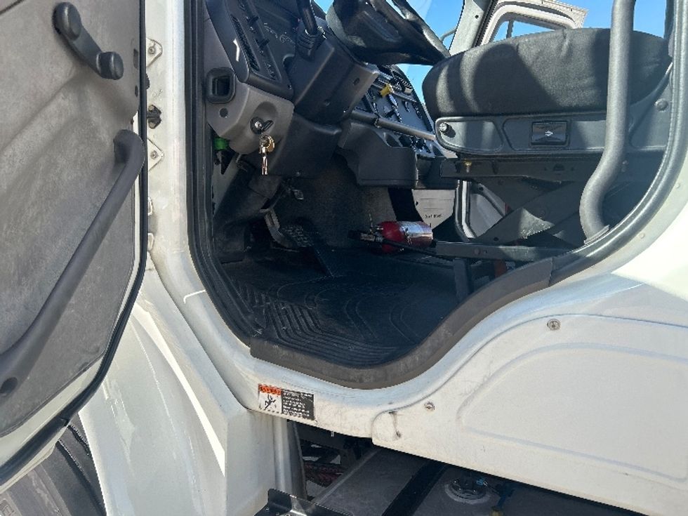 Medium Duty Box Truck-Light and Medium Duty Trucks-Freightliner-2019-M2-Houston-TX-183,605\n\t\tmiles-$ 53,750 - Image 16