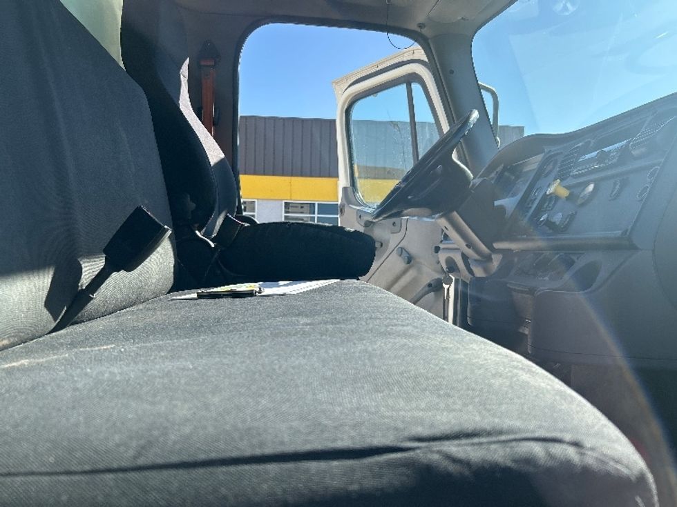 Medium Duty Box Truck-Light and Medium Duty Trucks-Freightliner-2019-M2-Houston-TX-183,605\n\t\tmiles-$ 53,750 - Image 22