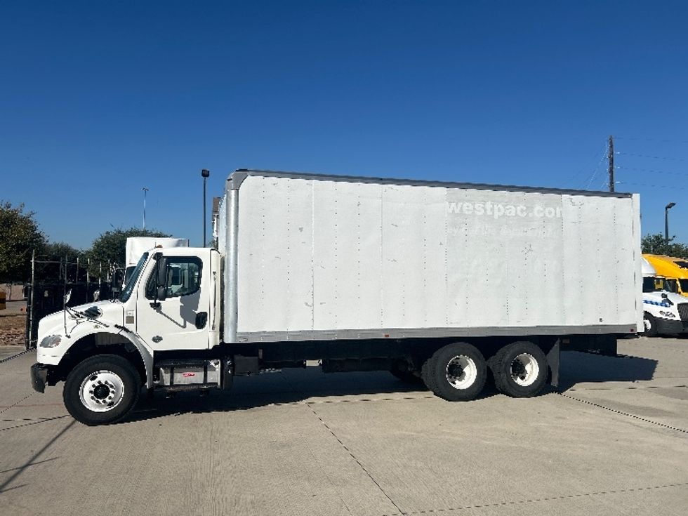 Medium Duty Box Truck-Light and Medium Duty Trucks-Freightliner-2019-M2-Houston-TX-183,605\n\t\tmiles-$ 53,750 - Image 4