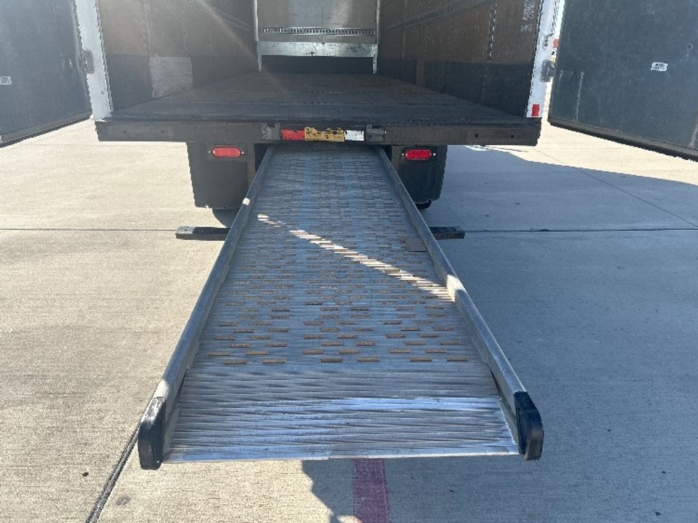 Medium Duty Box Truck-Light and Medium Duty Trucks-Freightliner-2019-M2-Houston-TX-183,605\n\t\tmiles-$ 53,750 - Image 9