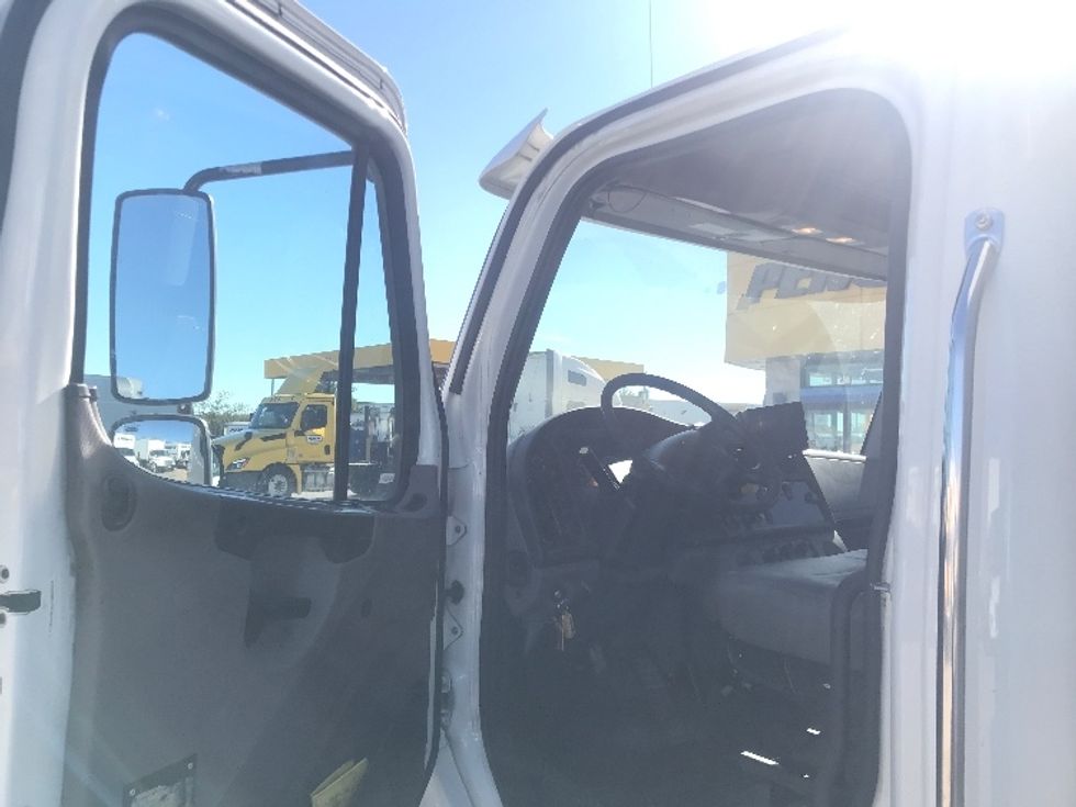 Medium Duty Box Truck-Light and Medium Duty Trucks-Freightliner-2019-M2-Houston-TX-189,391\n\t\tmiles-$ 40,000 - Image 16
