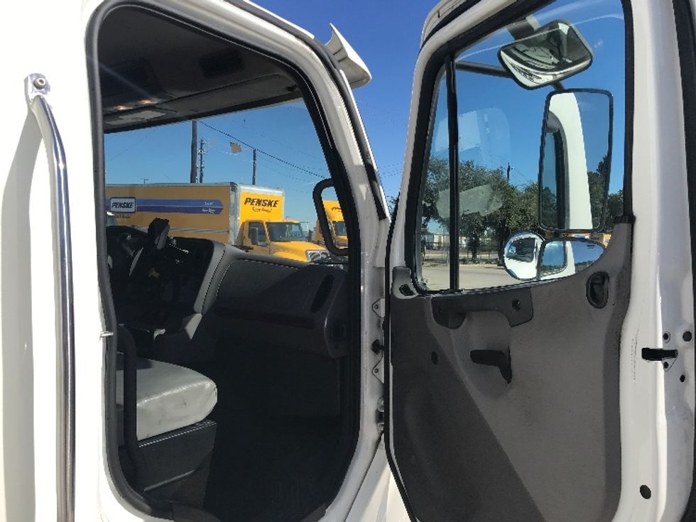 Medium Duty Box Truck-Light and Medium Duty Trucks-Freightliner-2019-M2-Houston-TX-189,391\n\t\tmiles-$ 40,000 - Image 20