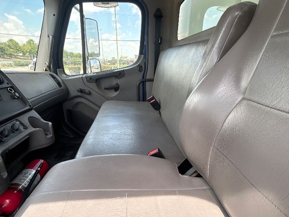Medium Duty Box Truck-Light and Medium Duty Trucks-Freightliner-2019-M2-Houston-TX-261,664\n\t\tmiles-$ 43,500 - Image 19