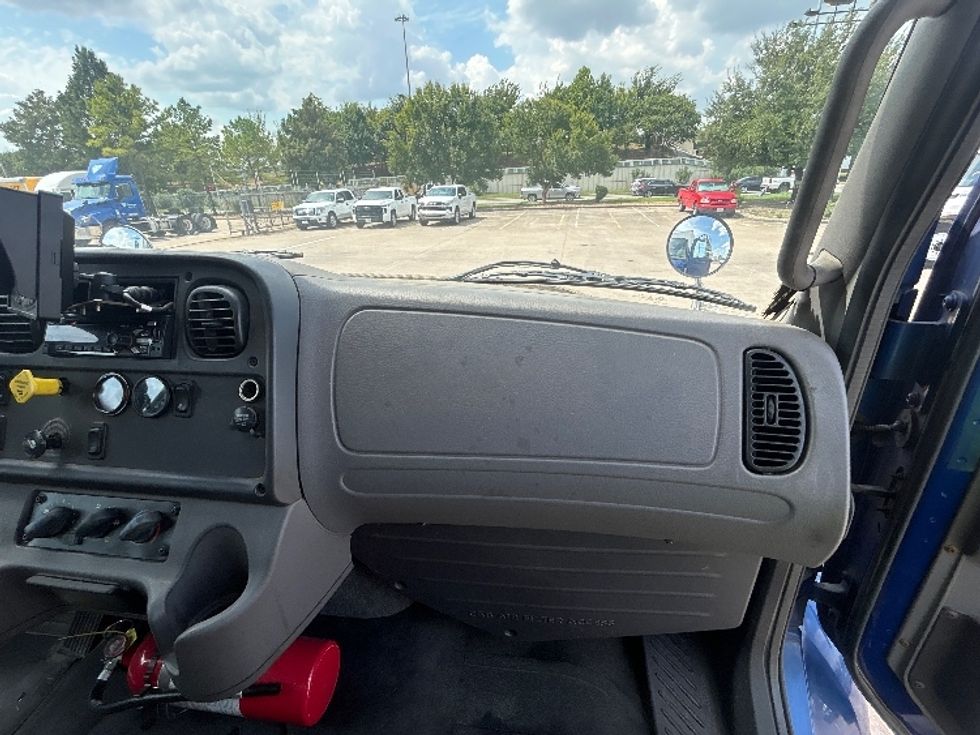 Medium Duty Box Truck-Light and Medium Duty Trucks-Freightliner-2019-M2-Houston-TX-261,664\n\t\tmiles-$ 43,500 - Image 21
