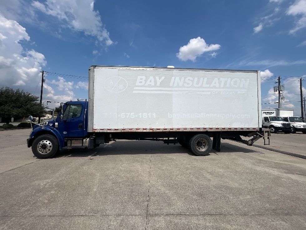 Medium Duty Box Truck-Light and Medium Duty Trucks-Freightliner-2019-M2-Houston-TX-261,664\n\t\tmiles-$ 43,500 - Image 4