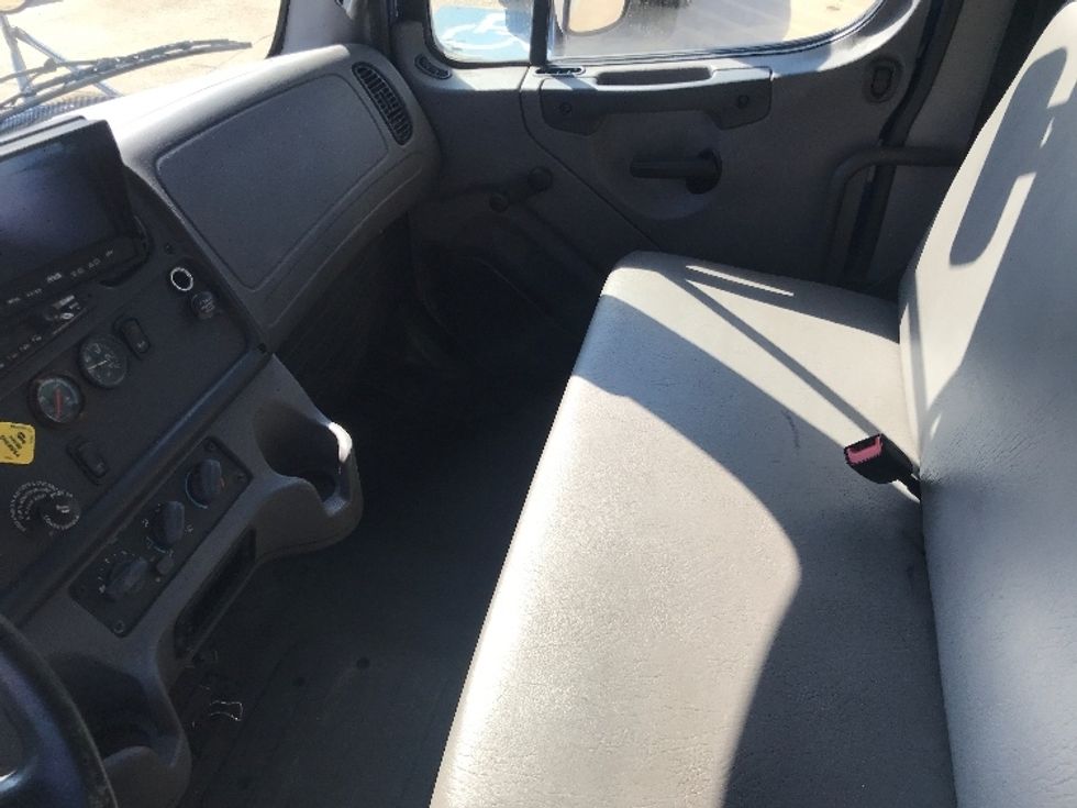 Medium Duty Box Truck-Light and Medium Duty Trucks-Freightliner-2019-M2-Houston-TX-272,589\n\t\tmiles-$ 37,750 - Image 19
