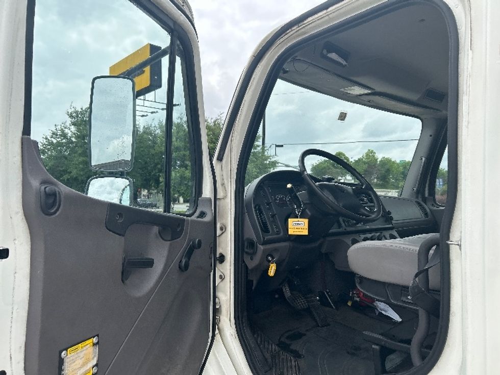Medium Duty Box Truck-Light and Medium Duty Trucks-Freightliner-2019-M2-Houston-TX-274,131\n\t\tmiles-$ 33,250 - Image 16