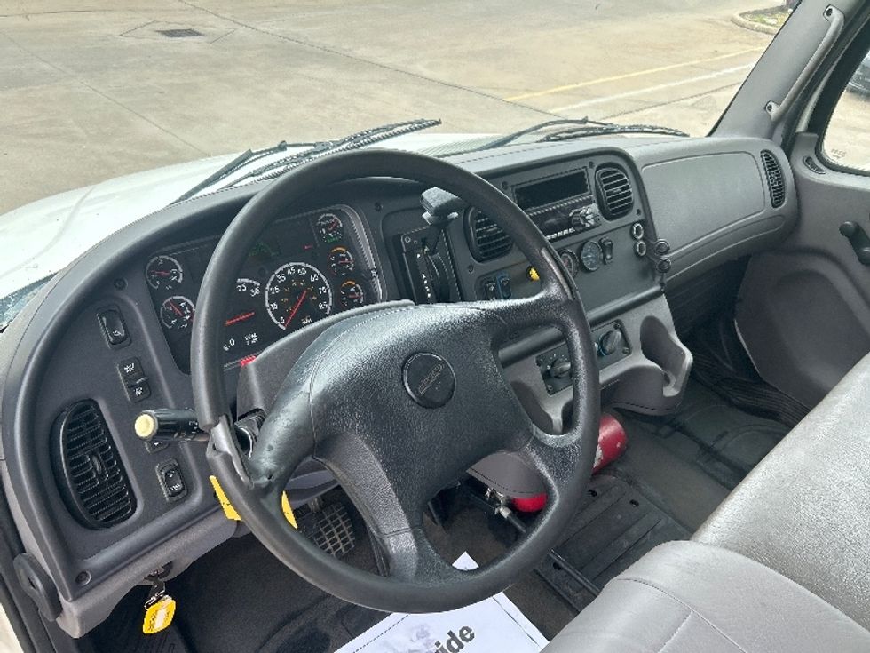 Medium Duty Box Truck-Light and Medium Duty Trucks-Freightliner-2019-M2-Houston-TX-274,131\n\t\tmiles-$ 33,250 - Image 17