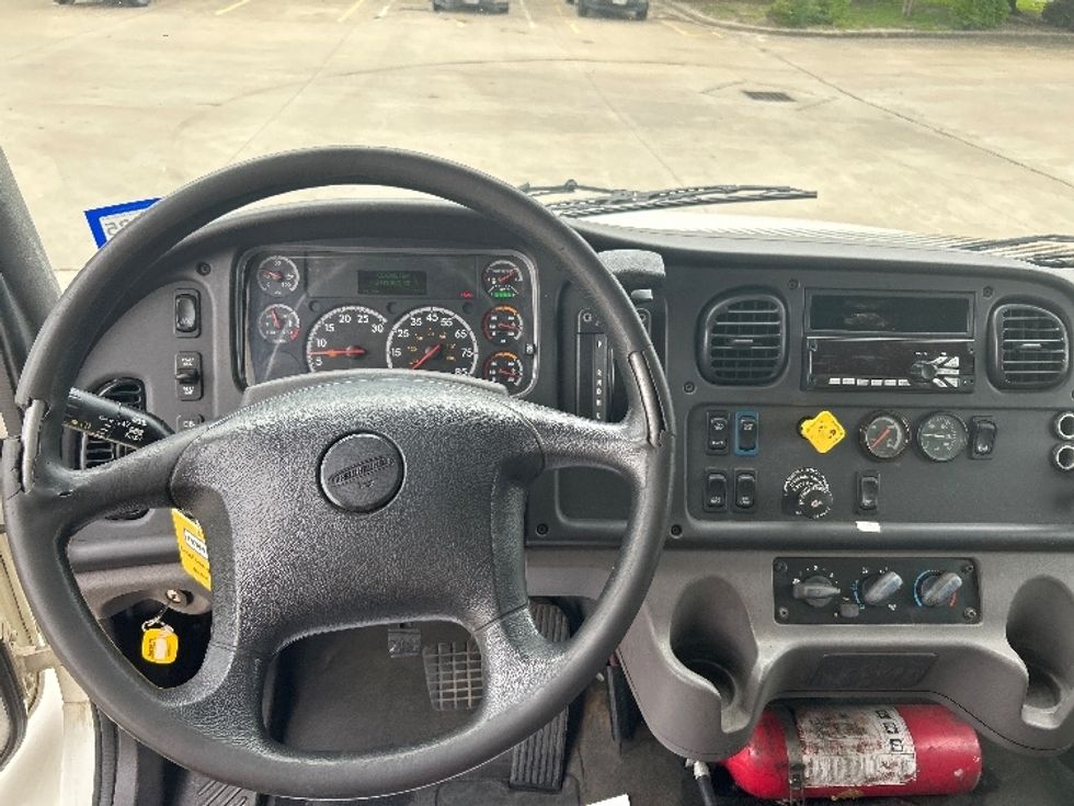 Medium Duty Box Truck-Light and Medium Duty Trucks-Freightliner-2019-M2-Houston-TX-274,131\n\t\tmiles-$ 33,250 - Image 18
