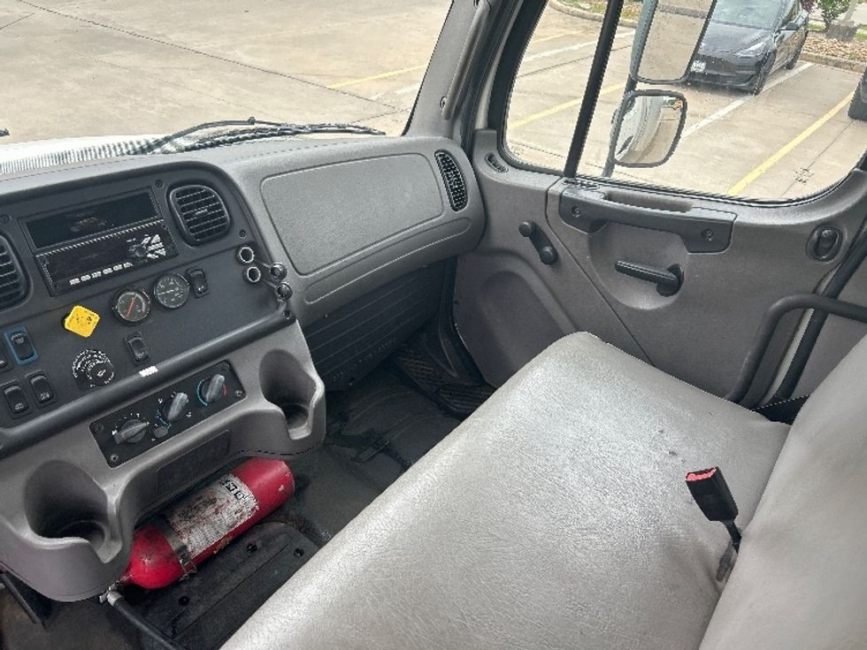 Medium Duty Box Truck-Light and Medium Duty Trucks-Freightliner-2019-M2-Houston-TX-274,131\n\t\tmiles-$ 33,250 - Image 19
