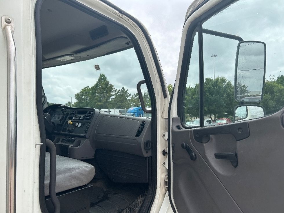 Medium Duty Box Truck-Light and Medium Duty Trucks-Freightliner-2019-M2-Houston-TX-274,131\n\t\tmiles-$ 33,250 - Image 20