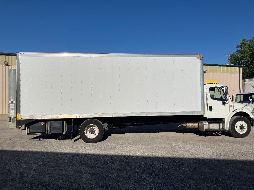Medium Duty Box Truck-Light and Medium Duty Trucks-Freightliner-2019-M2-Hueytown-AL-140,316\n\t\tmiles-$ 53,000 - Image 15