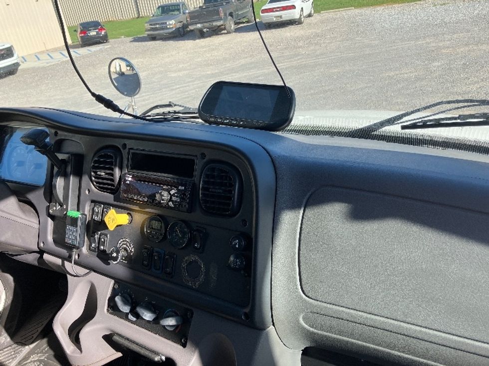 Medium Duty Box Truck-Light and Medium Duty Trucks-Freightliner-2019-M2-Hueytown-AL-140,316\n\t\tmiles-$ 53,000 - Image 21