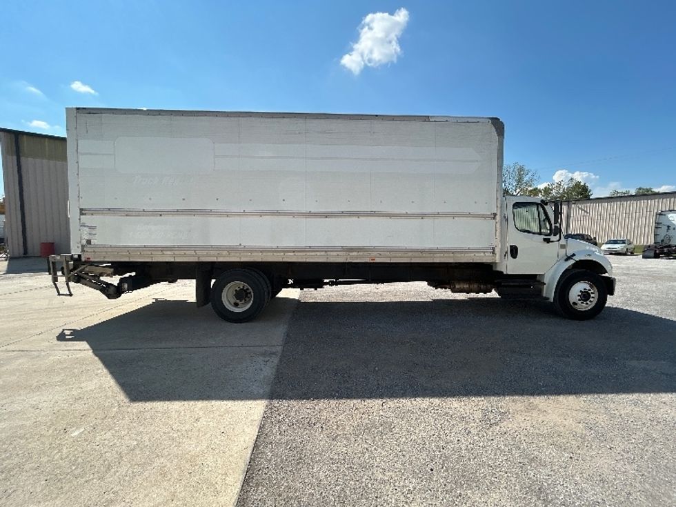 Medium Duty Box Truck-Light and Medium Duty Trucks-Freightliner-2019-M2-Hueytown-AL-146,810\n\t\tmiles-$ 61,750 - Image 15