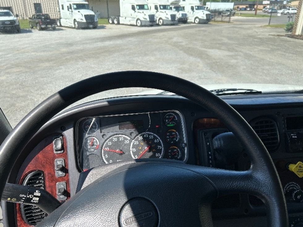 Medium Duty Box Truck-Light and Medium Duty Trucks-Freightliner-2019-M2-Hueytown-AL-146,810\n\t\tmiles-$ 61,750 - Image 18