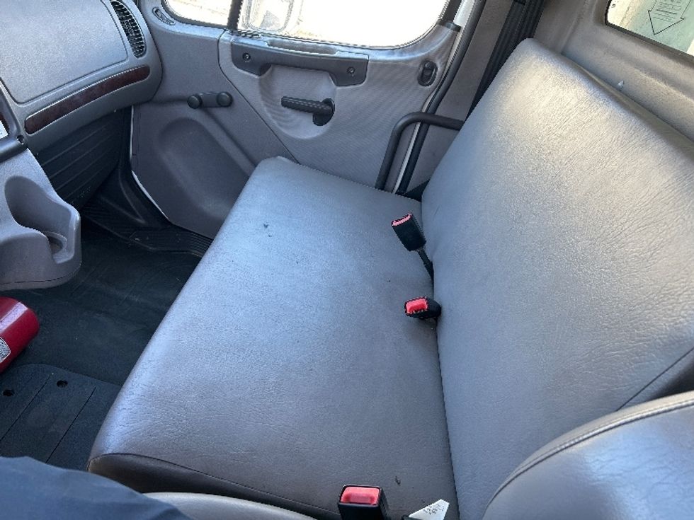 Medium Duty Box Truck-Light and Medium Duty Trucks-Freightliner-2019-M2-Hueytown-AL-146,810\n\t\tmiles-$ 61,750 - Image 19