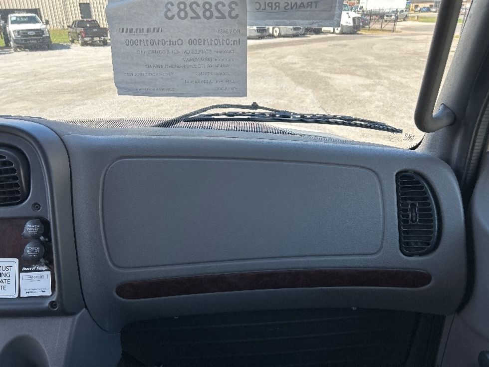 Medium Duty Box Truck-Light and Medium Duty Trucks-Freightliner-2019-M2-Hueytown-AL-146,810\n\t\tmiles-$ 61,750 - Image 21