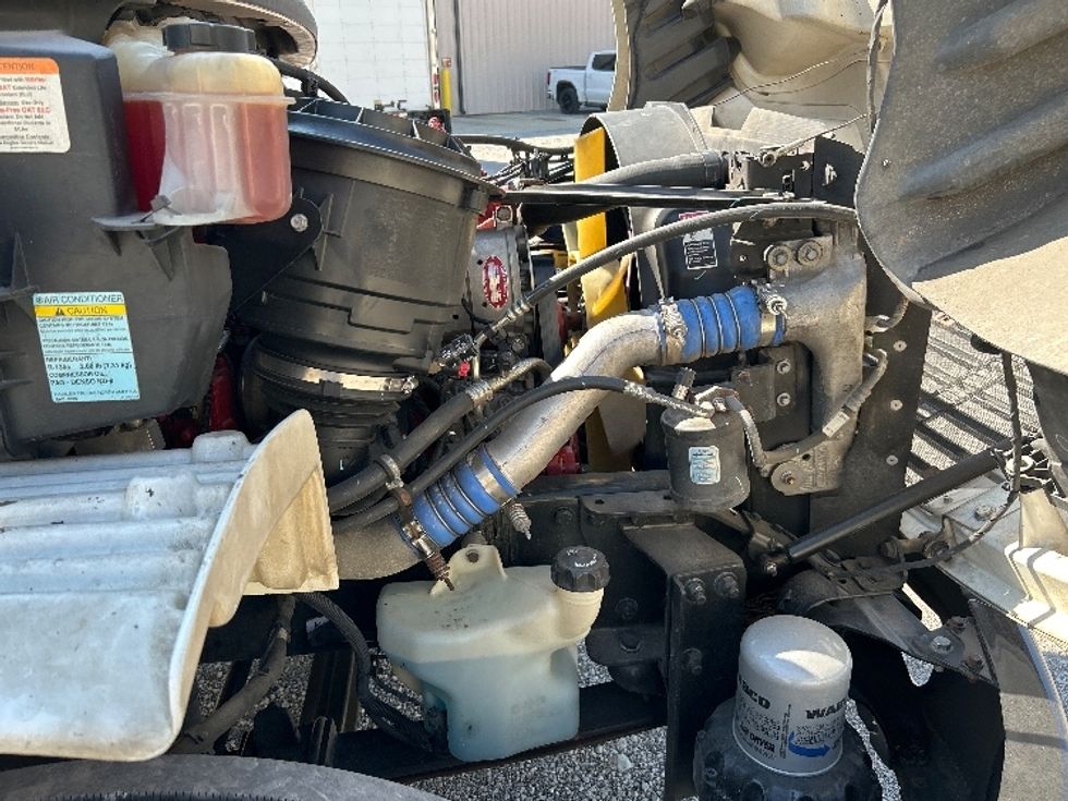 Medium Duty Box Truck-Light and Medium Duty Trucks-Freightliner-2019-M2-Hueytown-AL-146,810\n\t\tmiles-$ 61,750 - Image 23