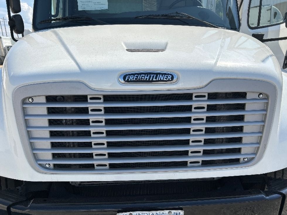 Medium Duty Box Truck-Light and Medium Duty Trucks-Freightliner-2019-M2-Hueytown-AL-146,810\n\t\tmiles-$ 61,750 - Image 26