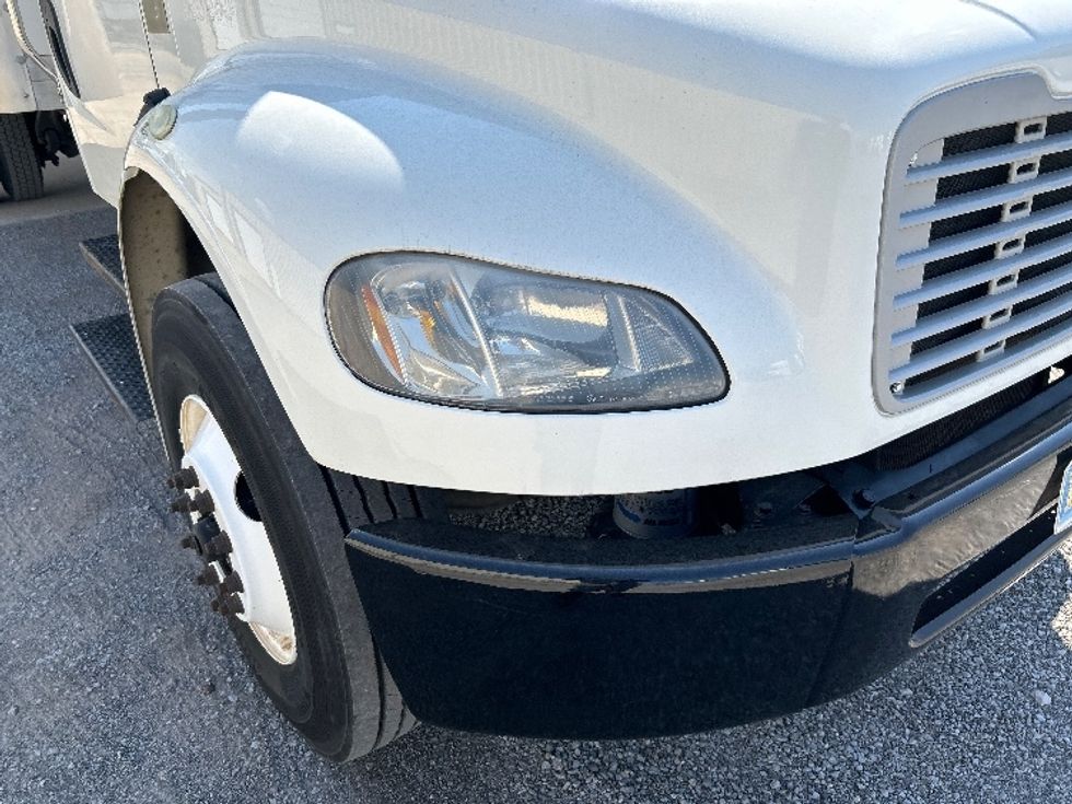 Medium Duty Box Truck-Light and Medium Duty Trucks-Freightliner-2019-M2-Hueytown-AL-146,810\n\t\tmiles-$ 61,750 - Image 27
