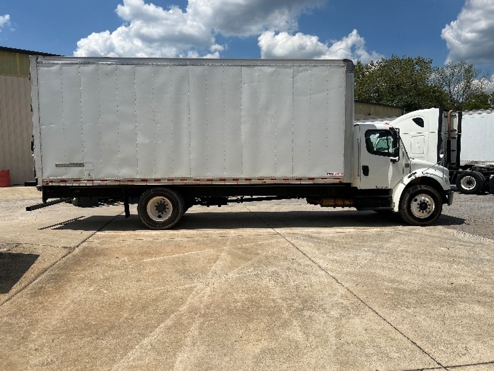 Medium Duty Box Truck-Light and Medium Duty Trucks-Freightliner-2019-M2-Hueytown-AL-184,438\n\t\tmiles-$ 47,000 - Image 14