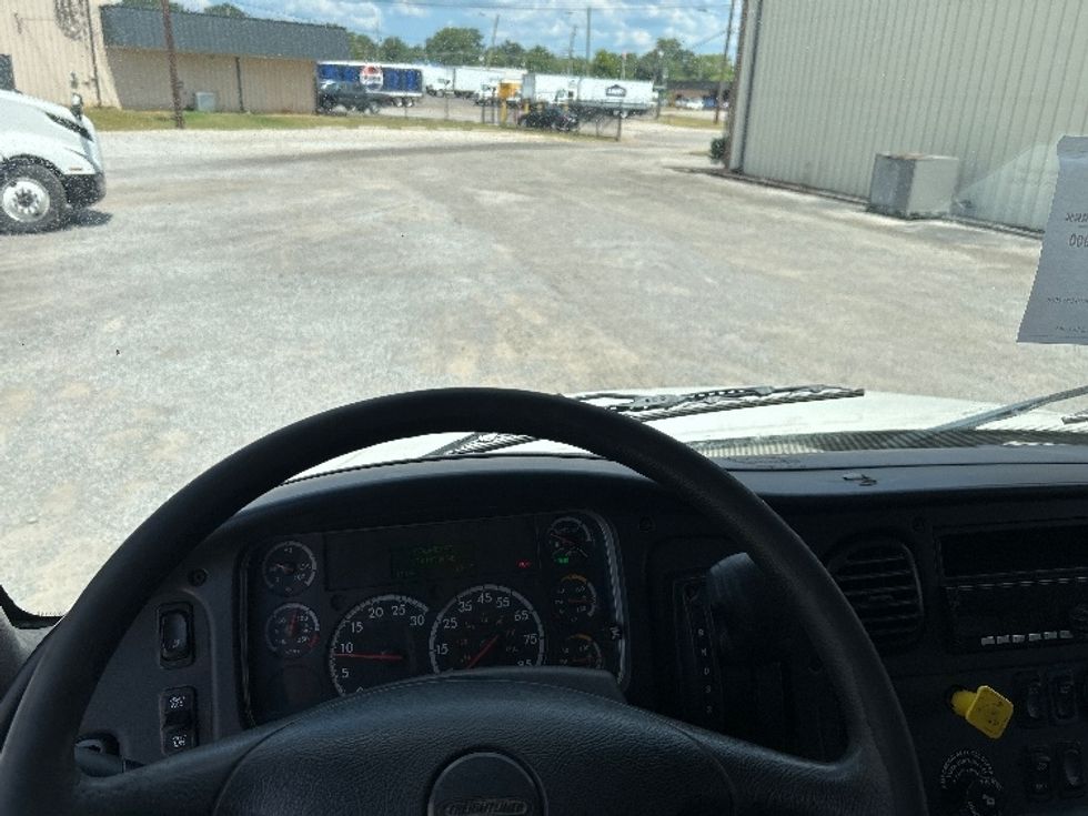 Medium Duty Box Truck-Light and Medium Duty Trucks-Freightliner-2019-M2-Hueytown-AL-184,438\n\t\tmiles-$ 47,000 - Image 17