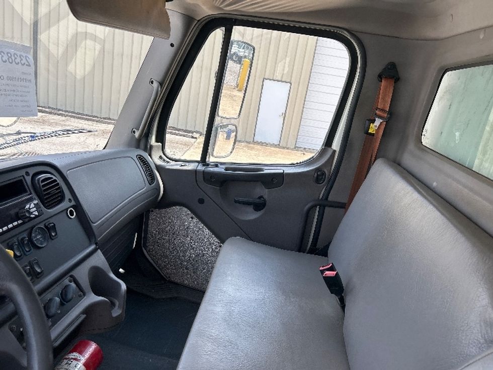 Medium Duty Box Truck-Light and Medium Duty Trucks-Freightliner-2019-M2-Hueytown-AL-184,438\n\t\tmiles-$ 47,000 - Image 18