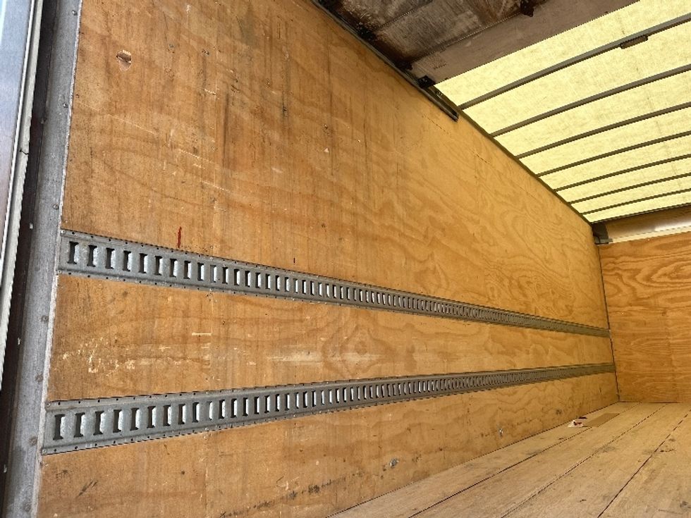 Medium Duty Box Truck-Light and Medium Duty Trucks-Freightliner-2019-M2-Huntington-WV-318,531\n\t\tmiles-$ 24,000 - Image 11