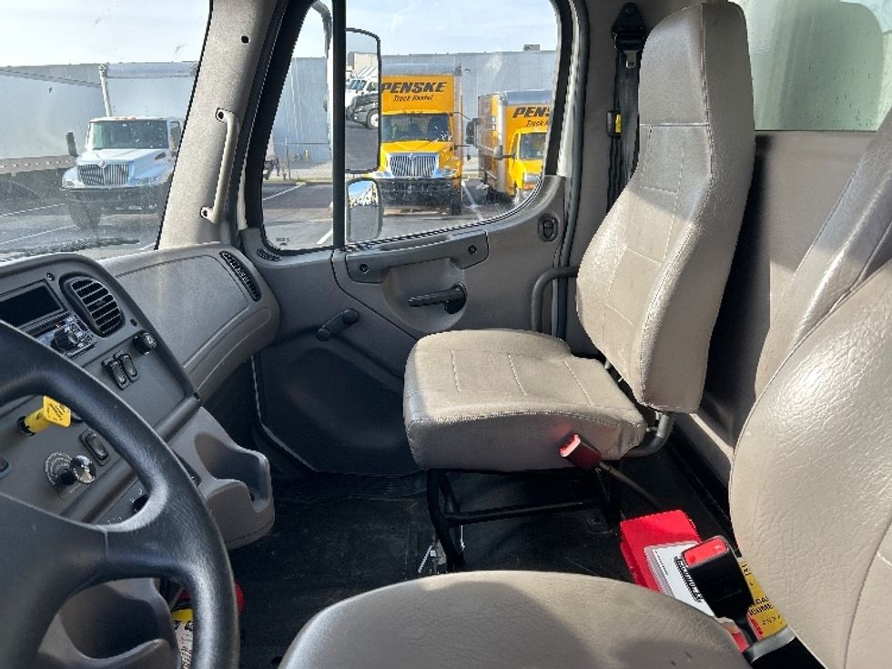 Medium Duty Box Truck-Light and Medium Duty Trucks-Freightliner-2019-M2-Indianapolis-IN-127,915\n\t\tmiles-$ 49,000 - Image 19