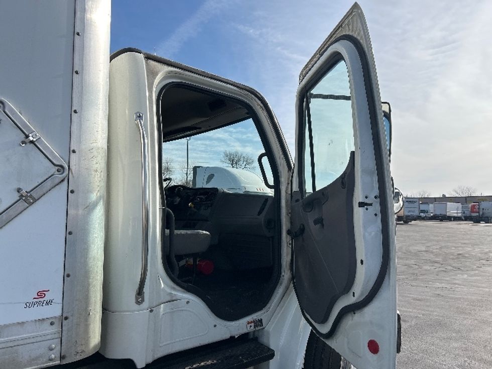 Medium Duty Box Truck-Light and Medium Duty Trucks-Freightliner-2019-M2-Indianapolis-IN-127,915\n\t\tmiles-$ 49,000 - Image 20