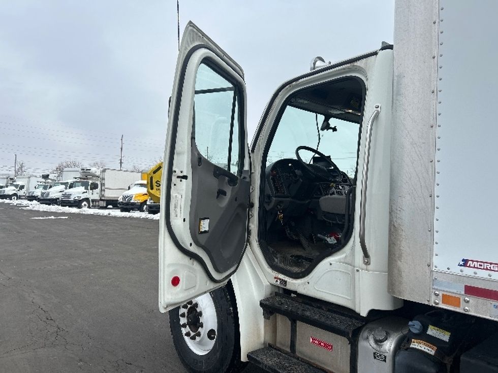 Medium Duty Box Truck-Light and Medium Duty Trucks-Freightliner-2019-M2-Indianapolis-IN-128,308\n\t\tmiles-$ 54,250 - Image 16