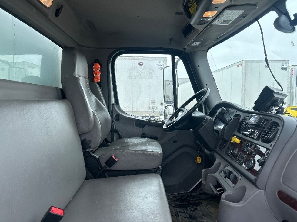 Medium Duty Box Truck-Light and Medium Duty Trucks-Freightliner-2019-M2-Indianapolis-IN-128,308\n\t\tmiles-$ 54,250 - Image 22