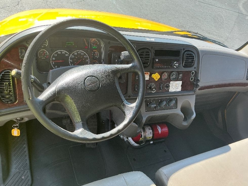 Medium Duty Box Truck-Light and Medium Duty Trucks-Freightliner-2019-M2-Jacksonville-FL-181,259\n\t\tmiles-$ 40,750 - Image 18