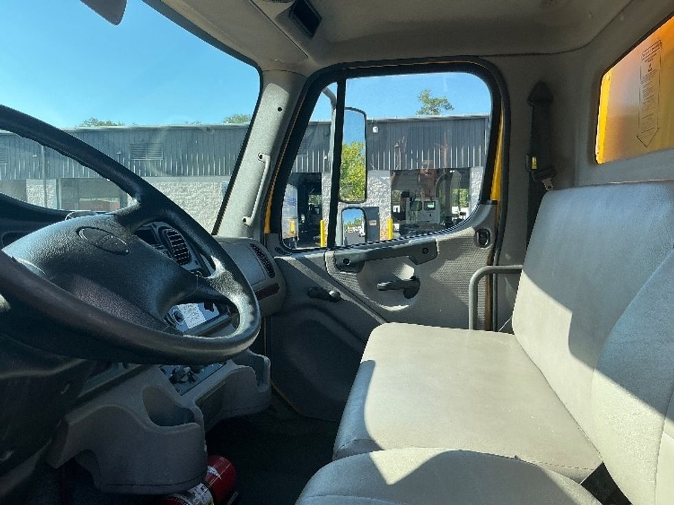 Medium Duty Box Truck-Light and Medium Duty Trucks-Freightliner-2019-M2-Jacksonville-FL-181,259\n\t\tmiles-$ 40,750 - Image 19